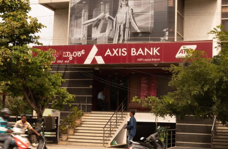 Axis Bank Share Price Target 2025: What Investors Can Expect Based on Q1 Forecasts