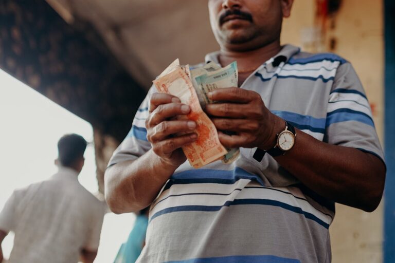 India forex reserves cross $700 billion mark June 2025 RBI balance sheet – India Forex Reserves July 2025