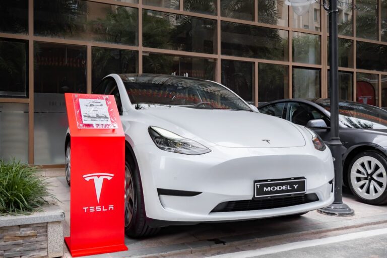 Tesla showroom cars parked outside new Indian showroom – Tesla India launch July 2025